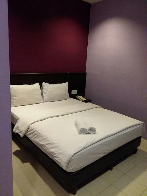 Bary Inn, Klia & Klia2 - 24 Hours Free Airport Pick-Up Сепанг Екстериор снимка