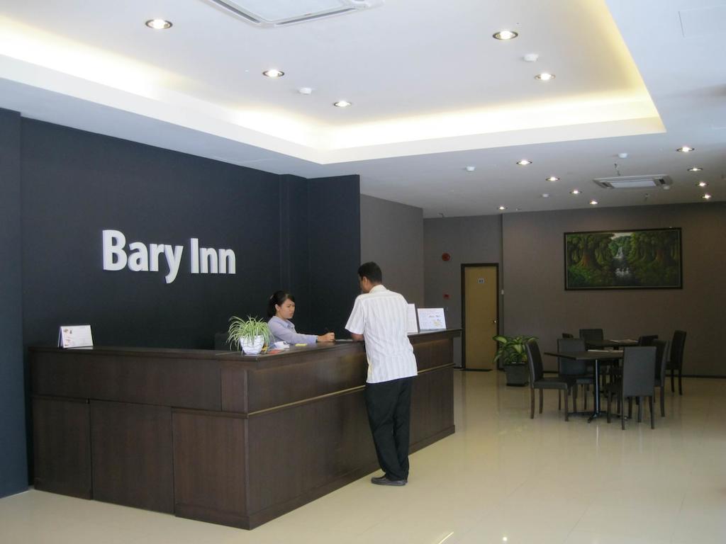 Bary Inn, Klia & Klia2 - 24 Hours Free Airport Pick-Up Сепанг Екстериор снимка